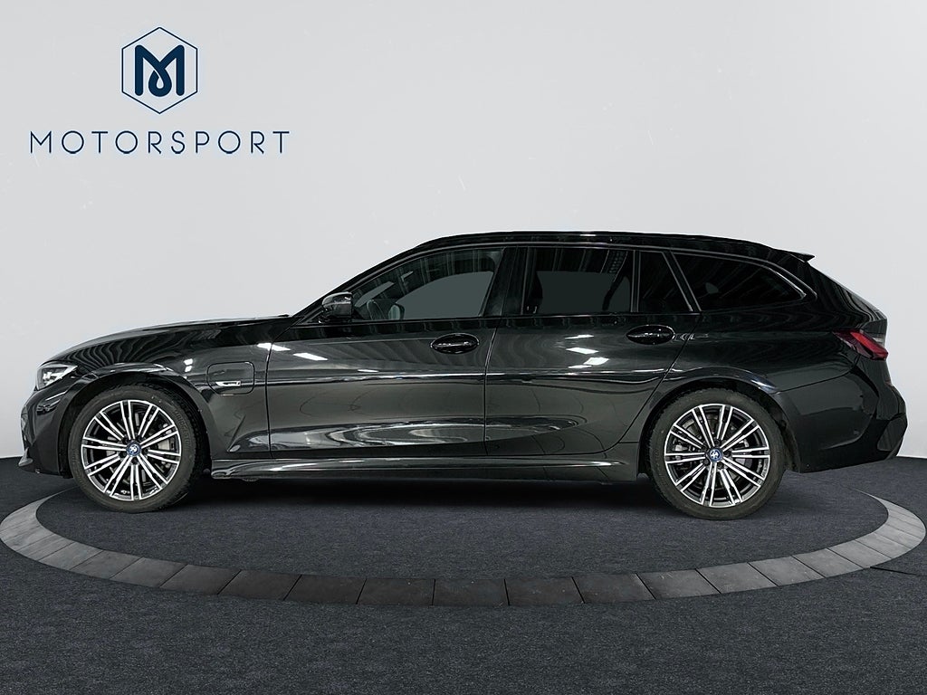 BMW 330e Touring M Sport Drag Adaptiv-farth Carplay Alcantara bild 3