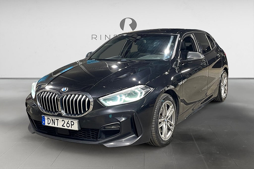 BMW 118d 150 HK AUT M-SPORT PDC HiFi RATTVÄRME 0.40L/MIL NYBES