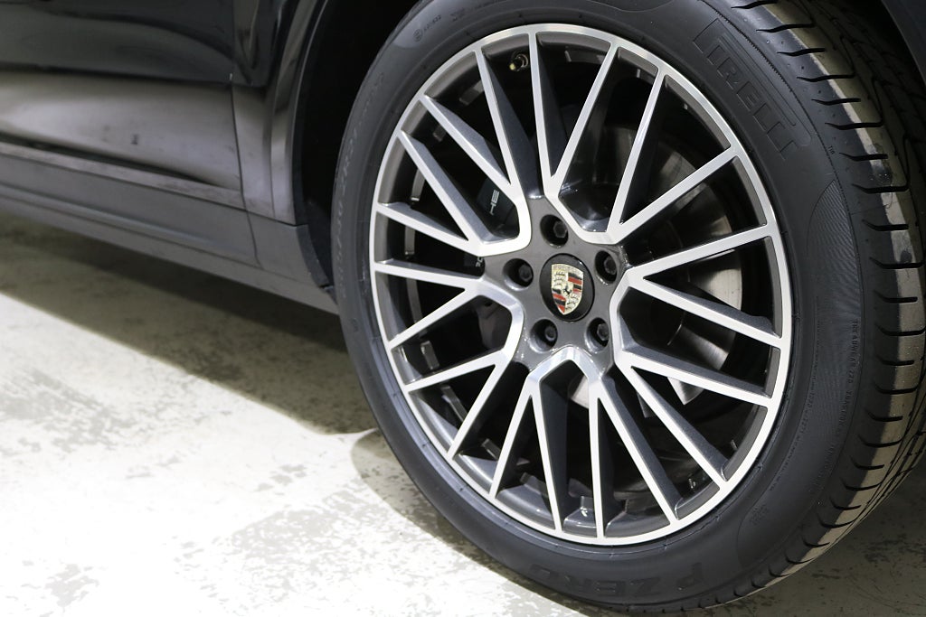 Porsche Cayenne 2020 - miniatyr 4