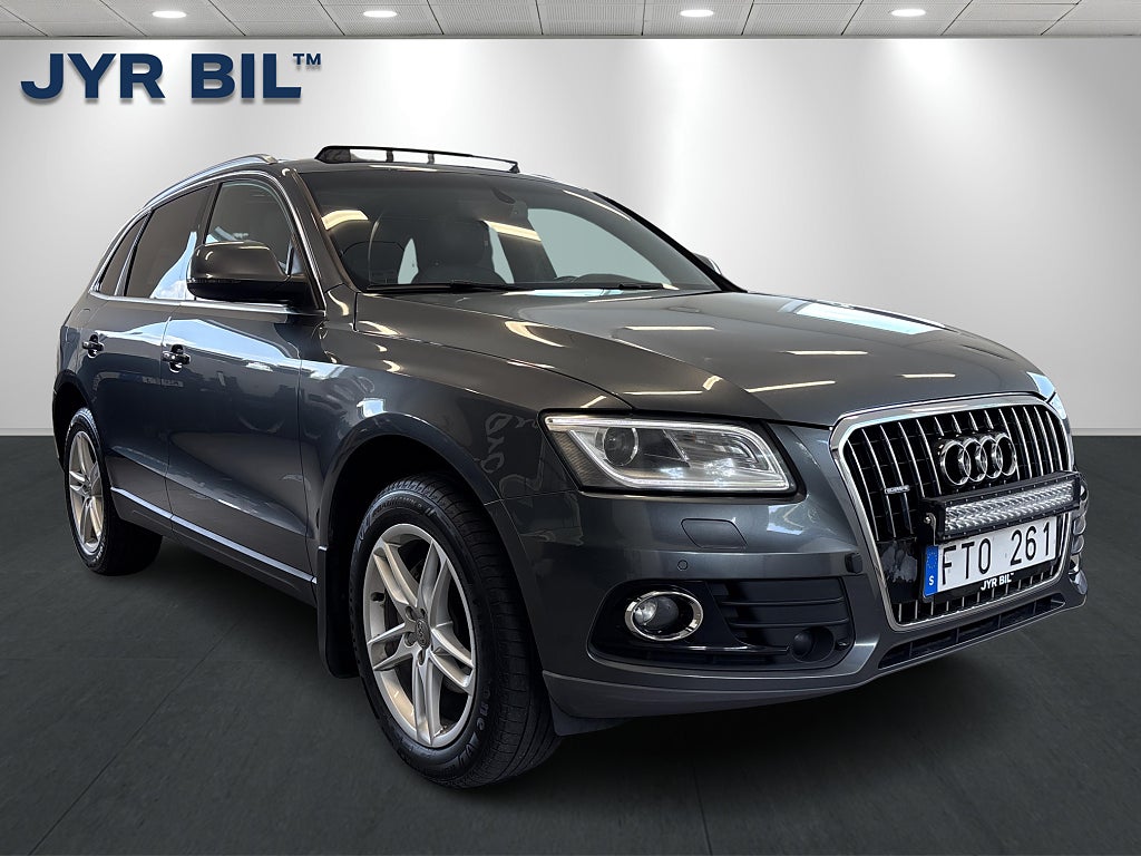 Audi Q5 2.0 TDI Quattro S Line / Drag / D-värm / Pano / Kamera