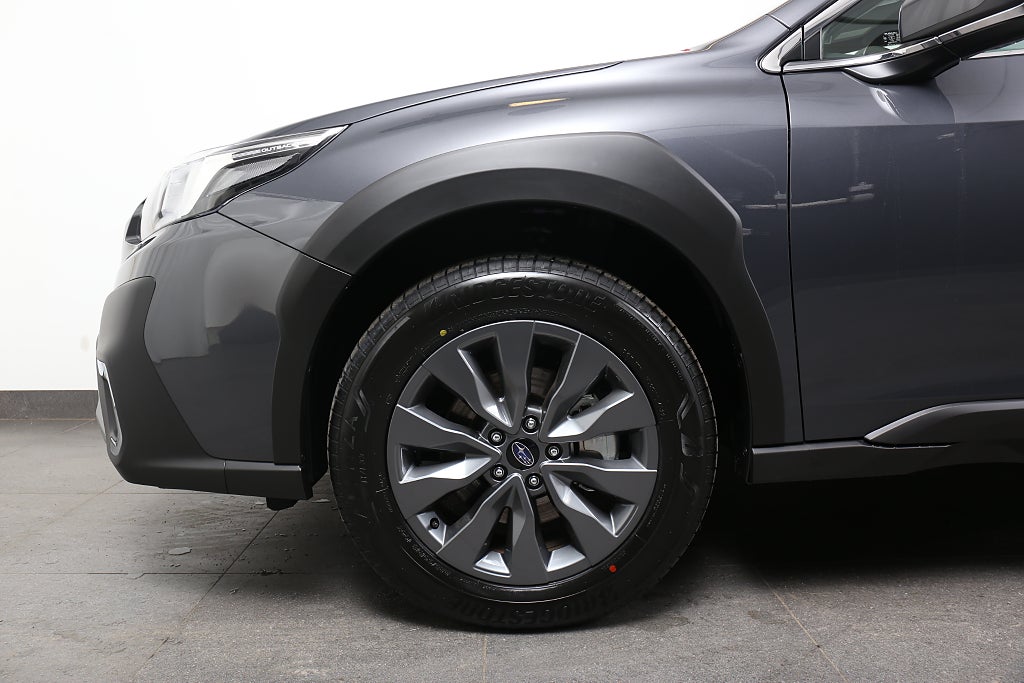 Subaru Outback Limited| 3 fria Service Ingår