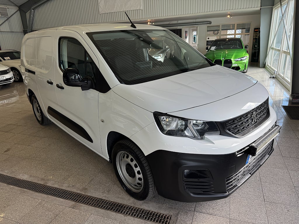 Peugeot Partner L2 1.5 BlueHDi 130 Automat 1 ägare Värmare Momsbil