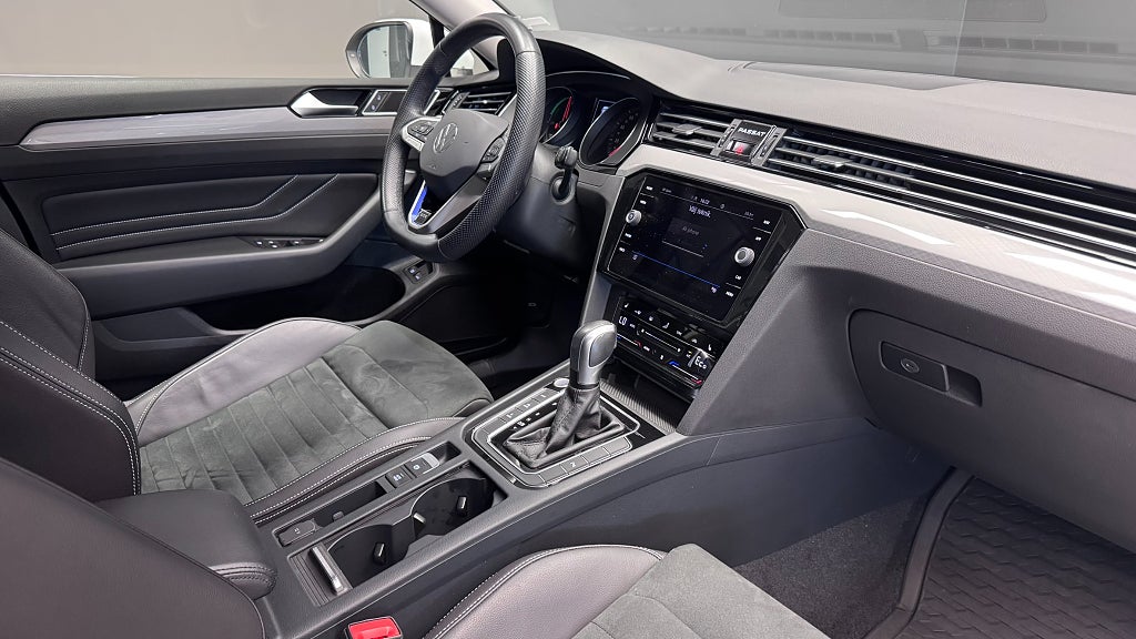 Volkswagen Passat 2023 - miniatyr 7