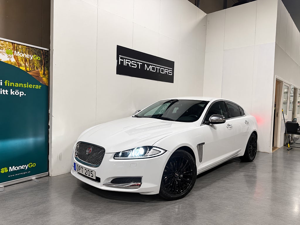 Jaguar XF 2.2 TDi4 Euro 5/Kamrem bytt/Fin skick/3-Brukare