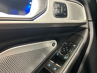 Ford Explorer Plug-In Hybrid SelectShift Platinum VÄLUTRUSTAD/360/S&V – bild 24