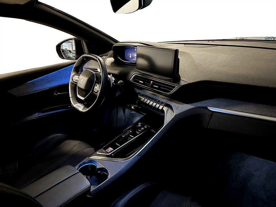 Bild på Peugeot 5008 GT 1.2 PT 130hk Aut 7-SITS B-KAMERA CARPLAY
