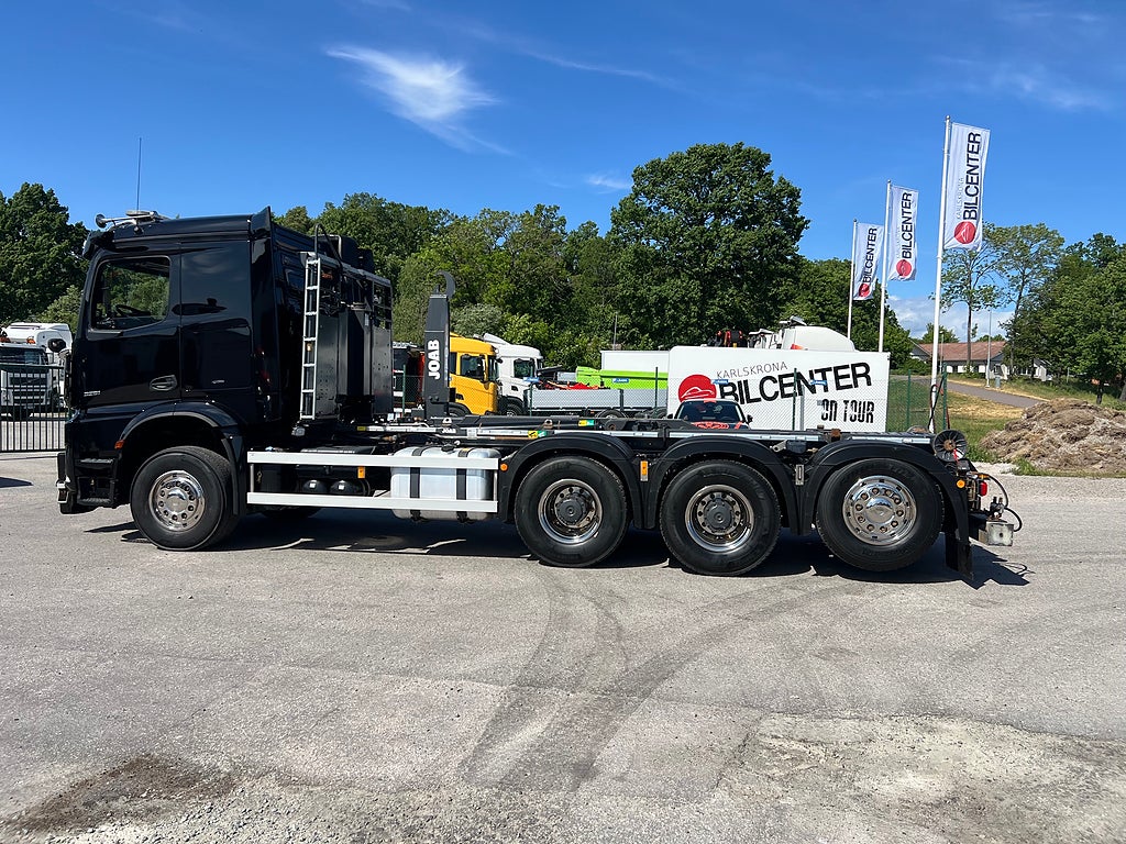 Mercedes-Benz Arocs 3251 Tridem Lastväxlare, Fullt Plogutrustad