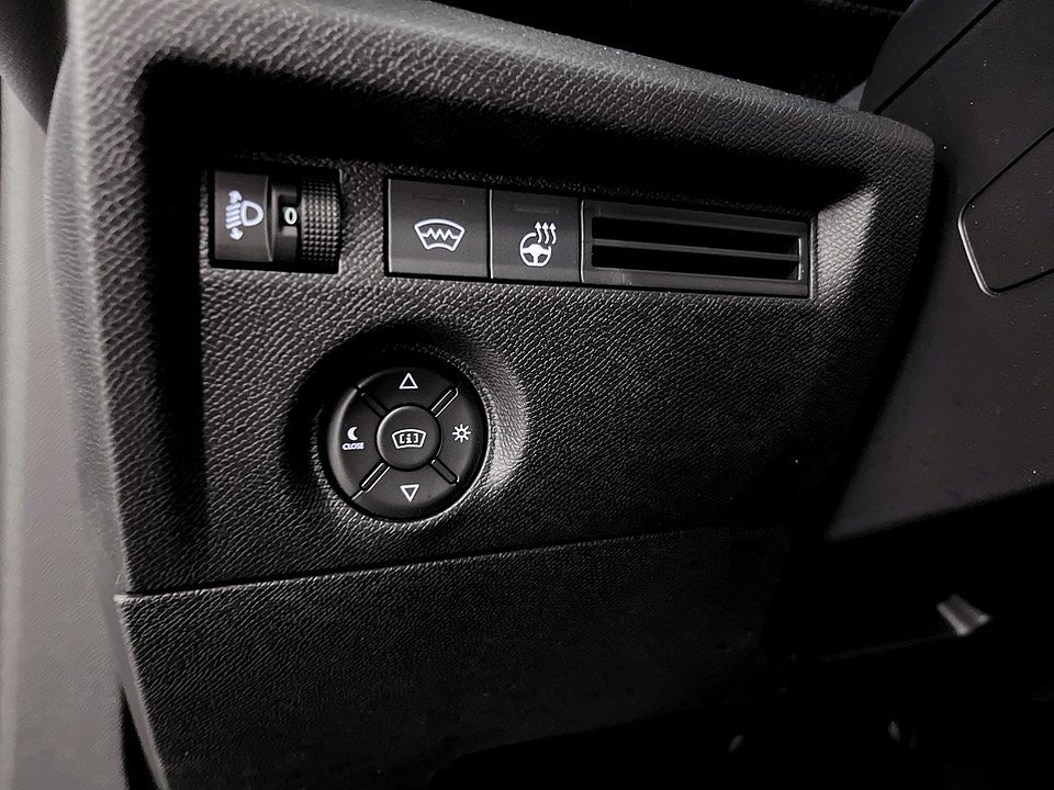 Bild på Citroën C4 Shine 1.2 PT 130hk Aut - 360,HUD,CARPLAY