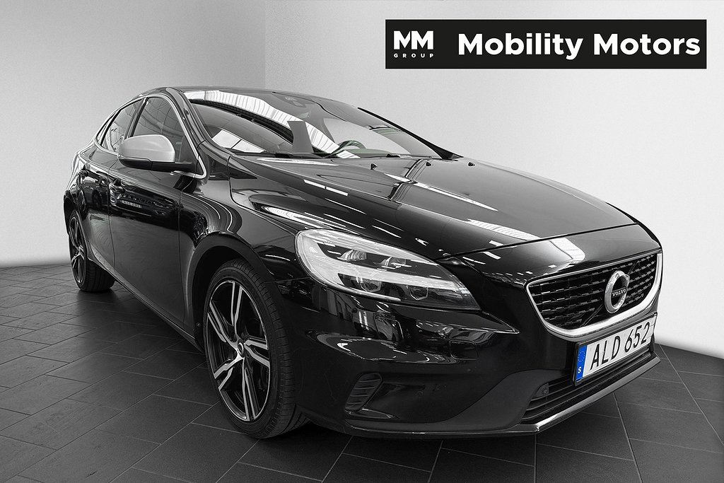 Volvo V40 T3 Onyx Svart Momentum, R-Design VOC PDC