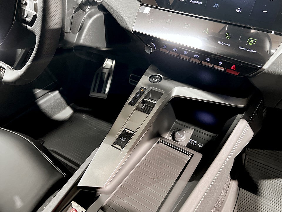 Bild på Peugeot 408 Edition Hybrid Aut - OMGÅENDE LEVERANS!
