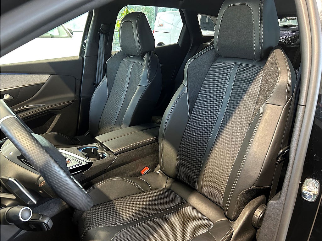 Bild på Peugeot 3008 GT 1.2 PT 130hk Aut - B-KAMERA, P-SENSORER