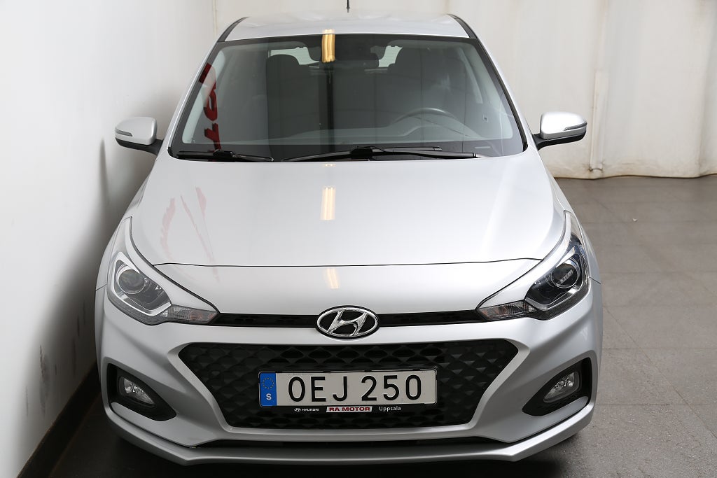 Hyundai i20 1,2 Premium 1ägare CarPlay Kamera P-sensor 2019