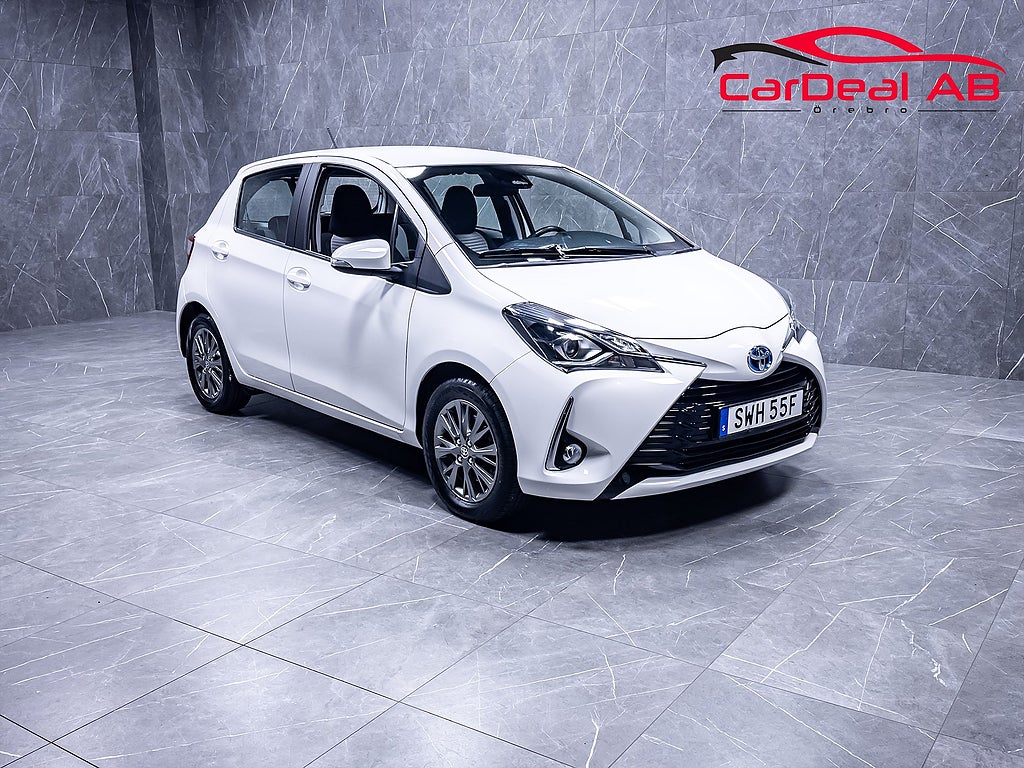 Toyota Yaris Hybrid e-CVT Active Kupévärmare B-Kamera Få ägare MOMS