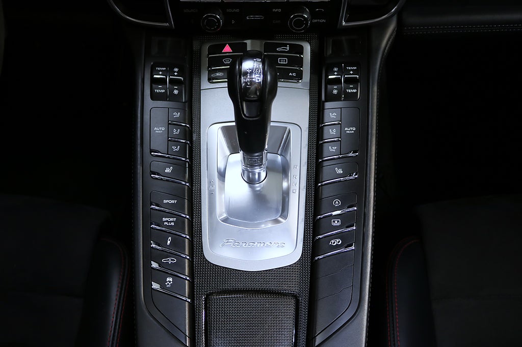 Porsche Panamera 2015 - miniatyr 12