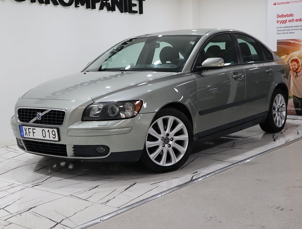 Volvo S40 2.4 Kinetic M&K Värmare Halvläder 2-Ägare