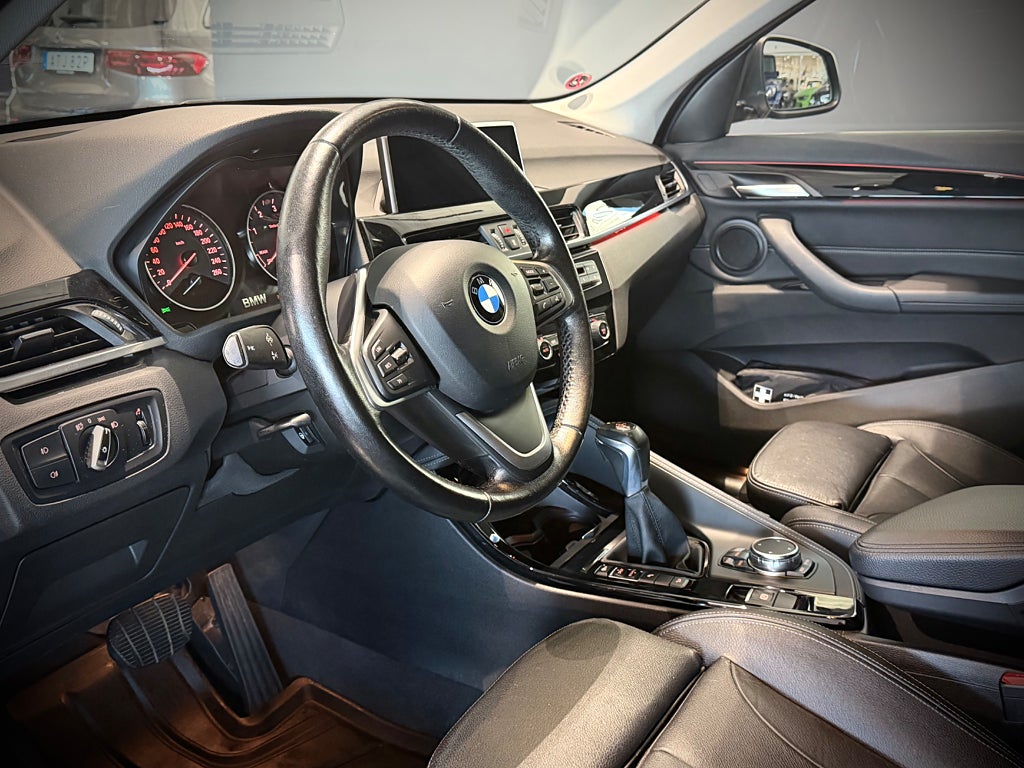 BMW X1 xDrive20d Steptronic xLine Läder Navi Head Up Drag - bild 8