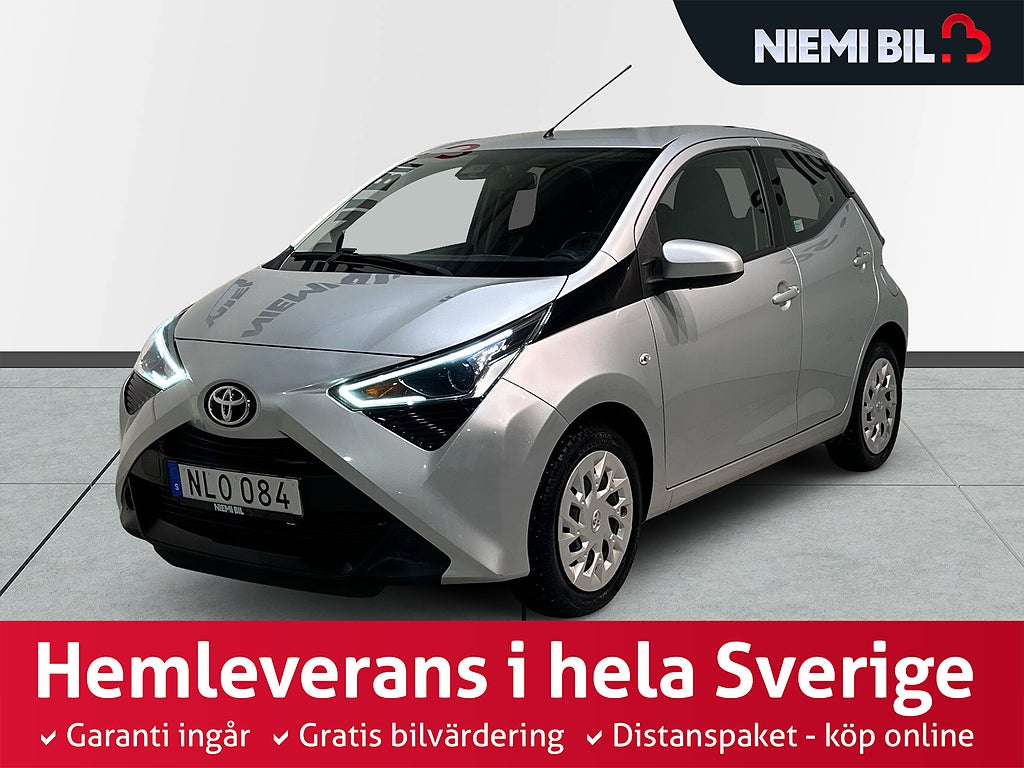 Toyota Aygo 5-dörrar X-PLAY Kamera Mvärm Kamkedja SoV