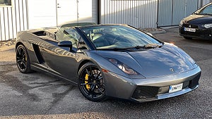 Lamborghinin har en femliters V10-motor. 