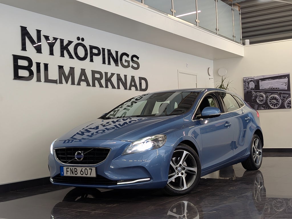 Volvo V40 D2 Powershift | Värmare | Keyless | Vinterhjul