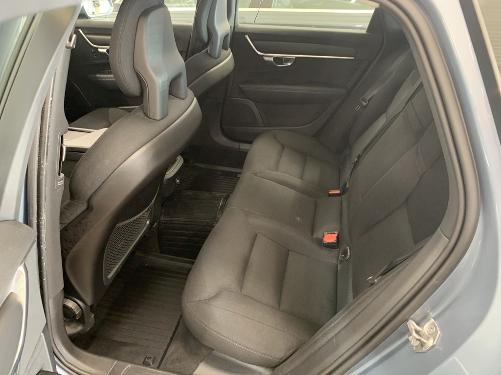 Volvo V90 D4 Momentum AUT 190 hk 2018, bild 4/40