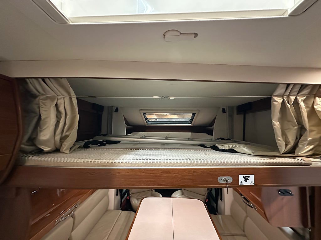 Rapido 7065 F Automat Alde taksäng Låga sängar toa bak thumbnail