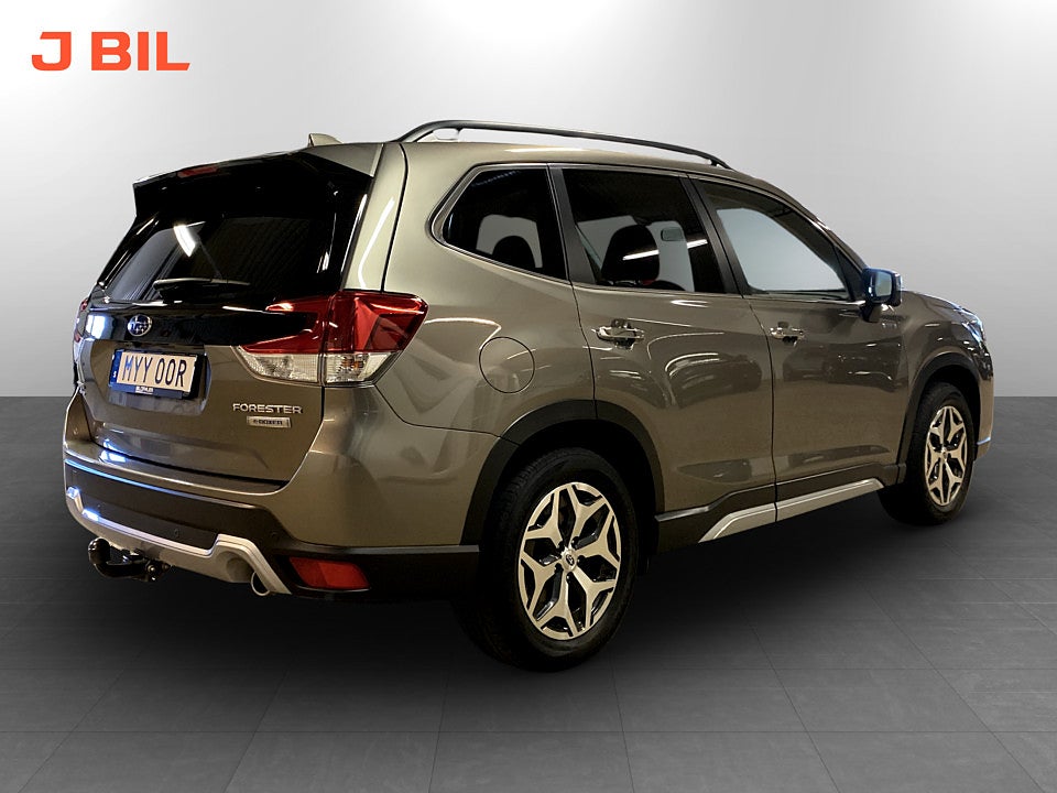 Bild på Subaru Forester Active e-Boxer 150hk Aut 4WD B-KAMERA CARPLAY