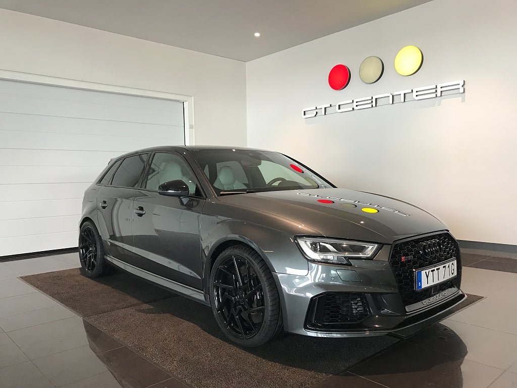 Audi RS3 SB 2.5 TFSI B&O Milltek Panorama Matrix V. Cockpit