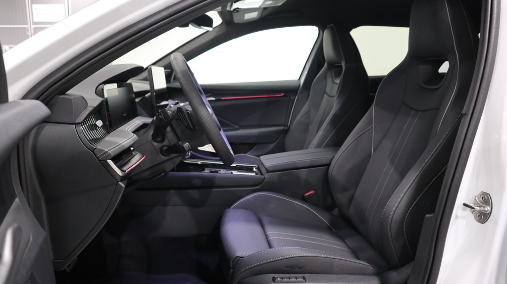 Skoda Superb 2025, bild 6/10