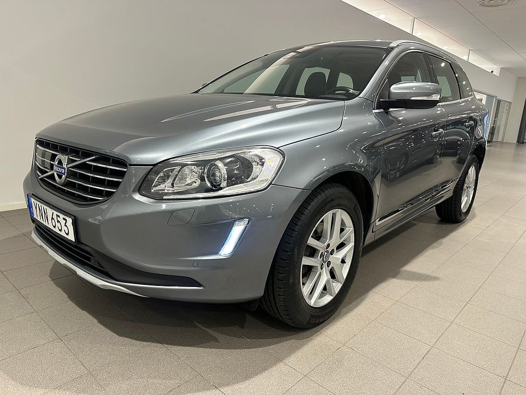 Volvo XC60 D4 AWD Classic Summum / Backkamera / Panoramat...