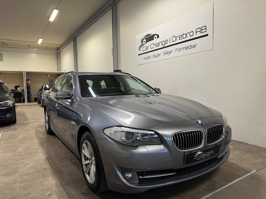 BMW 520 d Touring Steptronic 184hk NYBES | PDC | FARTHÅLLARE |DRAG