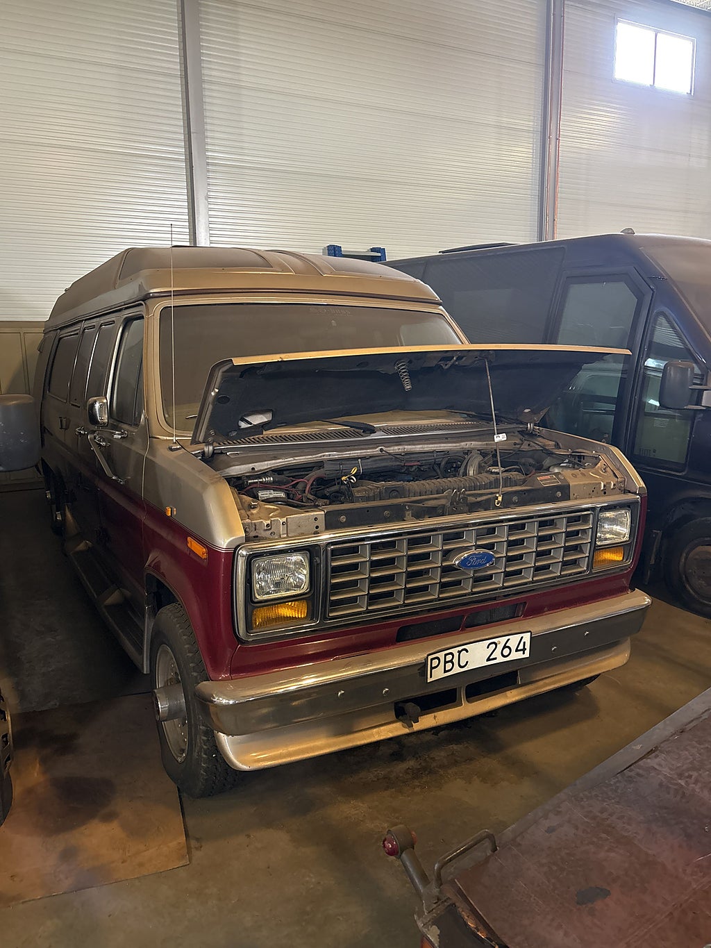 Ford Econoline E-350 Skåpbil