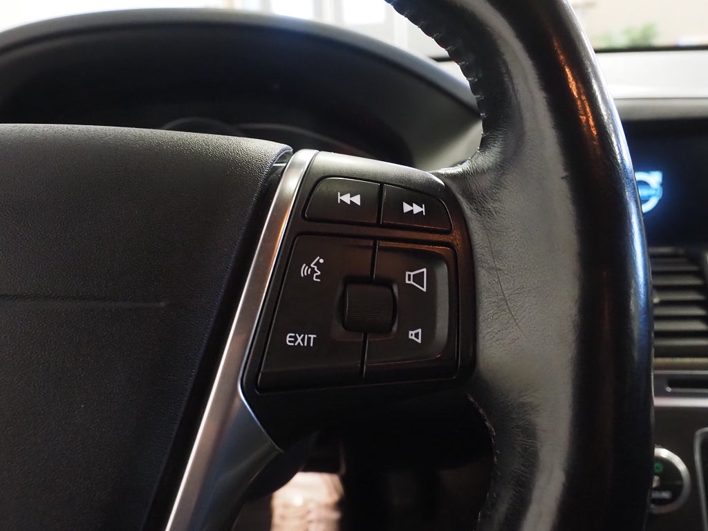 Volvo XC60 D4 190hk Geartronic Momentum Business E Drag D-Värm 2016