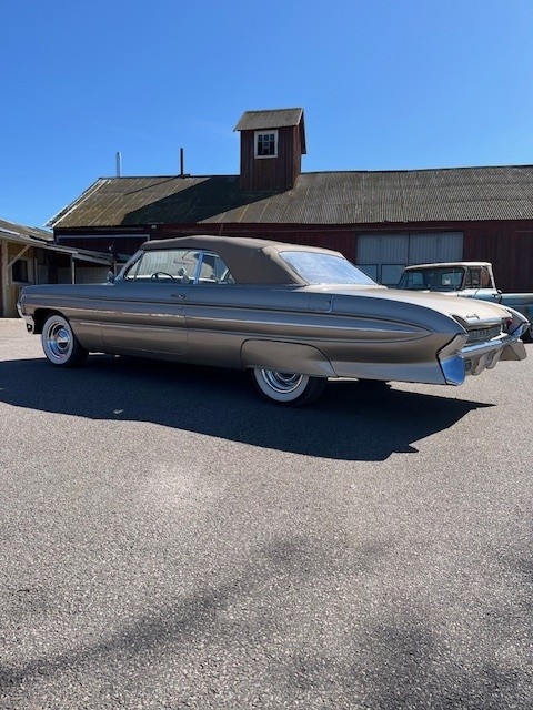 Oldsmobile Dynamic 88 1961, bild 7/29