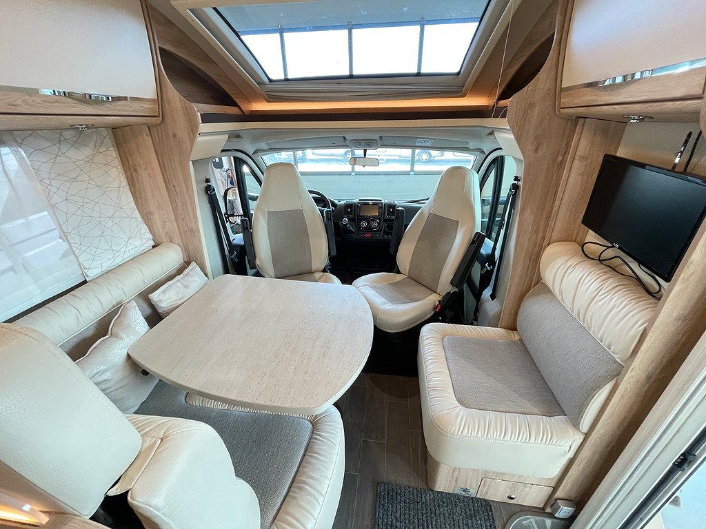 Eura Mobil Profilia RS 730 EB /ALDE/Solcell/L-bädd/Badrum bak - Eura Mobil