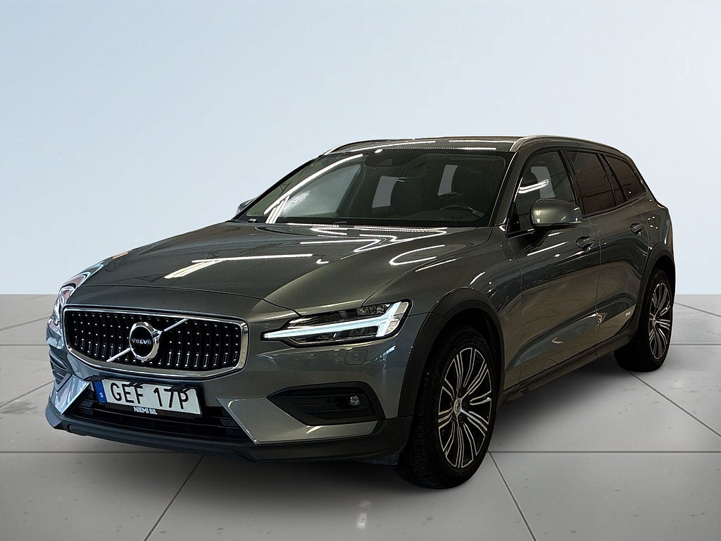 Volvo V60 Cross Country D4 AWD Advanced SE II Drag B-kamera Pano Rattvärme S&V