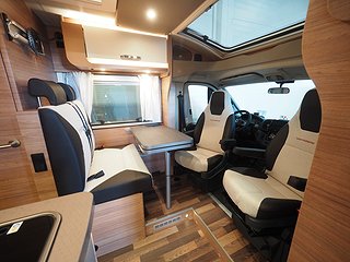 Husbil-halvintegrerad Weinsberg CaraCompact 600 MEG Pepper Edt 7 av 17