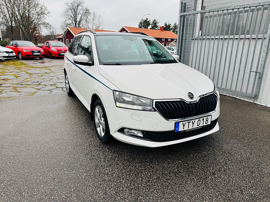 Skoda Fabia 1.0 TSI 95HK COMBI STYLE / PANORAMA / VÄRMARE 