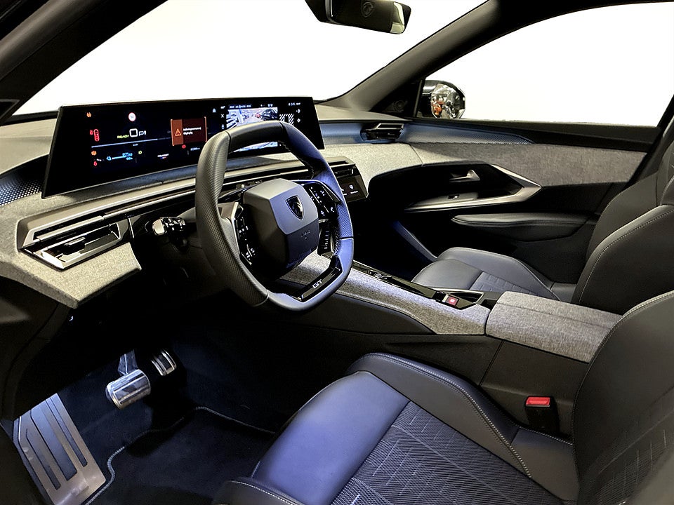 Bild på Peugeot e-5008 GT Winter Edition 214hk Aut 7-SITS B-KAMERA CARPLAY