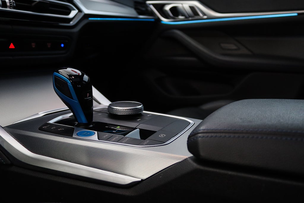 BMW i4 M50 xDrive Gran Coupé MOMS Taklucka H/K 360° HuD Läder