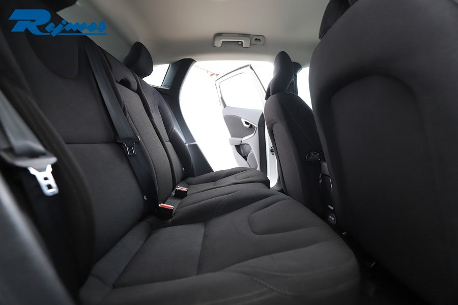 Volvo V40 D2 Manuell, 6-trinn, 115ps, 2015