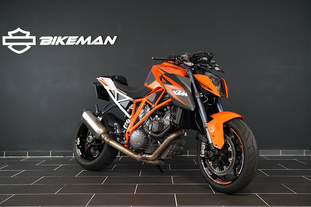 KTM Super Duke R 1290 Acrapovic Nytt Drivpaket 