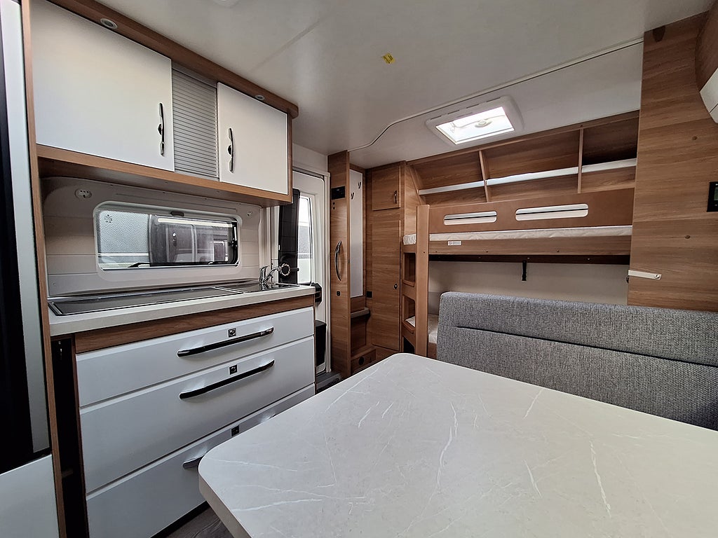 Hobby De Luxe 560 KMFe Barnkammare, Kampanjprodukt!