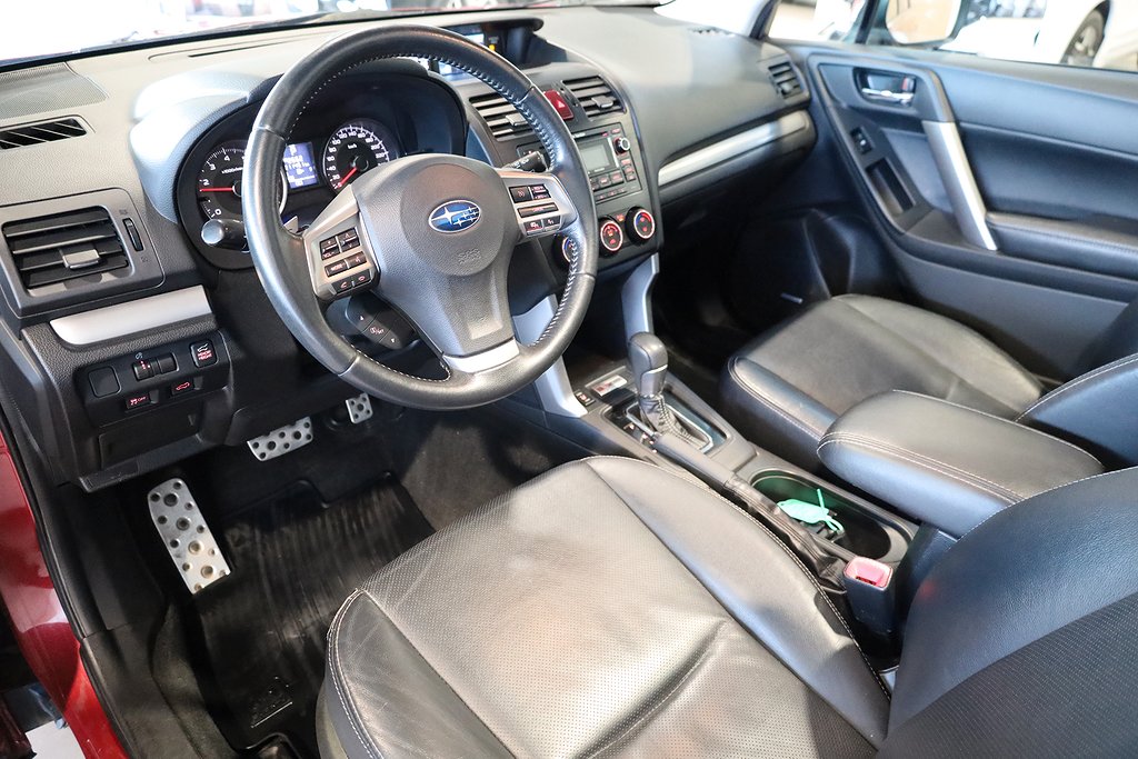 Subaru Forester 2,0 XT 240hk AWD Aut Pano H/K Skinn Drag 2013