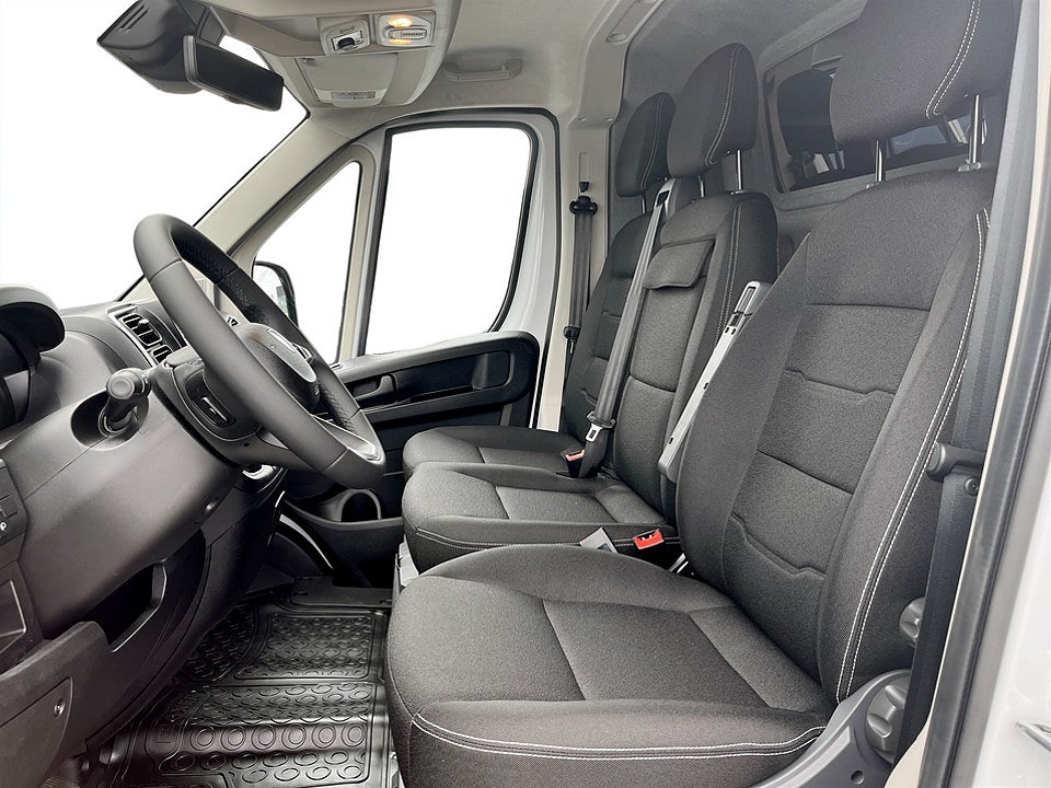 Bild på Peugeot Boxer 140hk Aut L3H2 - DEMO