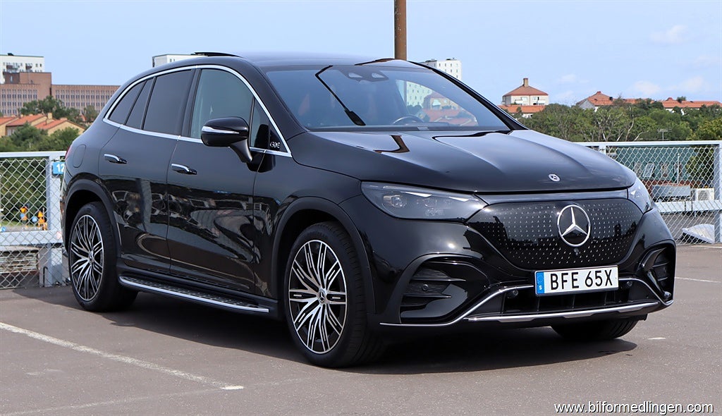 Mercedes-Benz EQE SUV 500 4MATIC  AMG S/V-hjul Panorama Moms