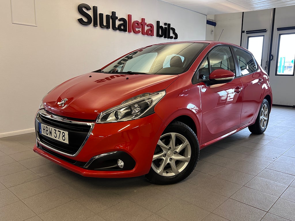 Peugeot 208 5-dörrar 1.2 PureTech 82 Euro 6 Lågmil 1 Ägare