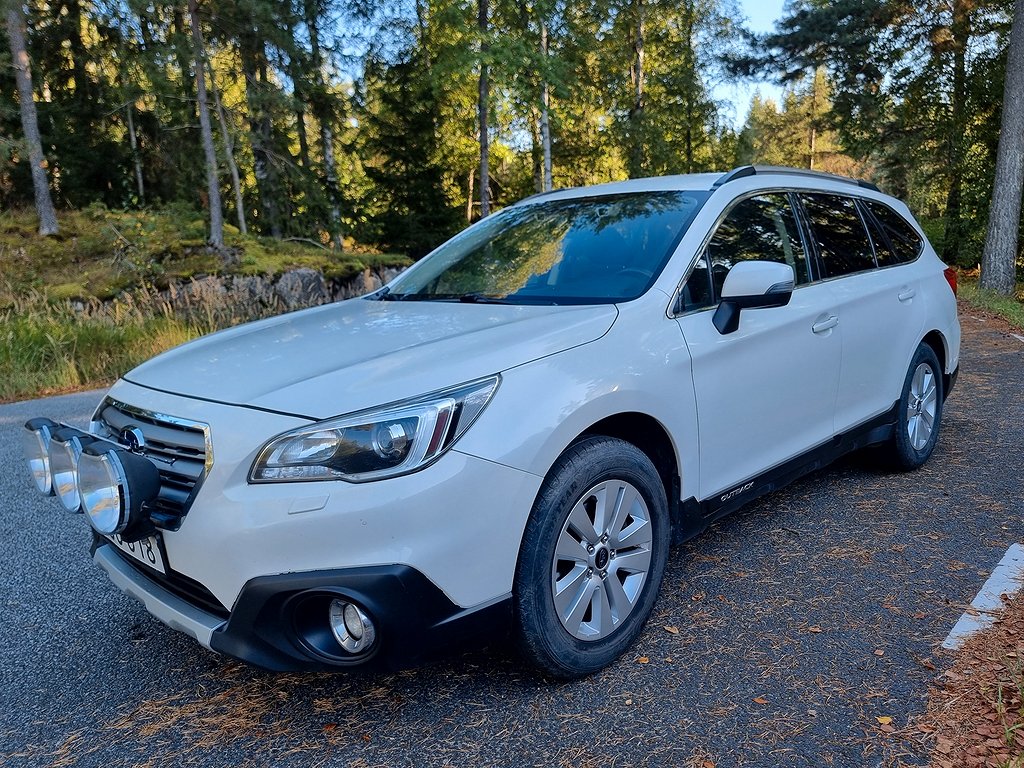 Subaru Outback 2.0 4WD Lineartronic / DRAG / LÄDER / BACKKAMERA