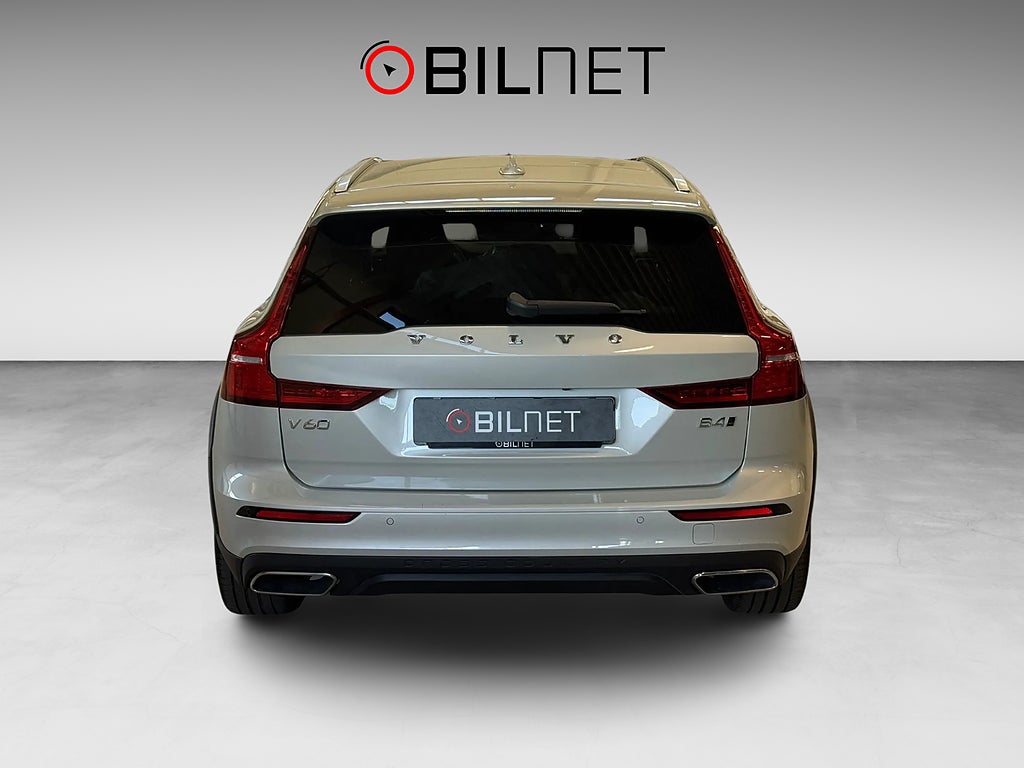 Volvo V60 Cross Country B4 AWD Aut *3,99%* Drag Kamera H/K Värmare 18"