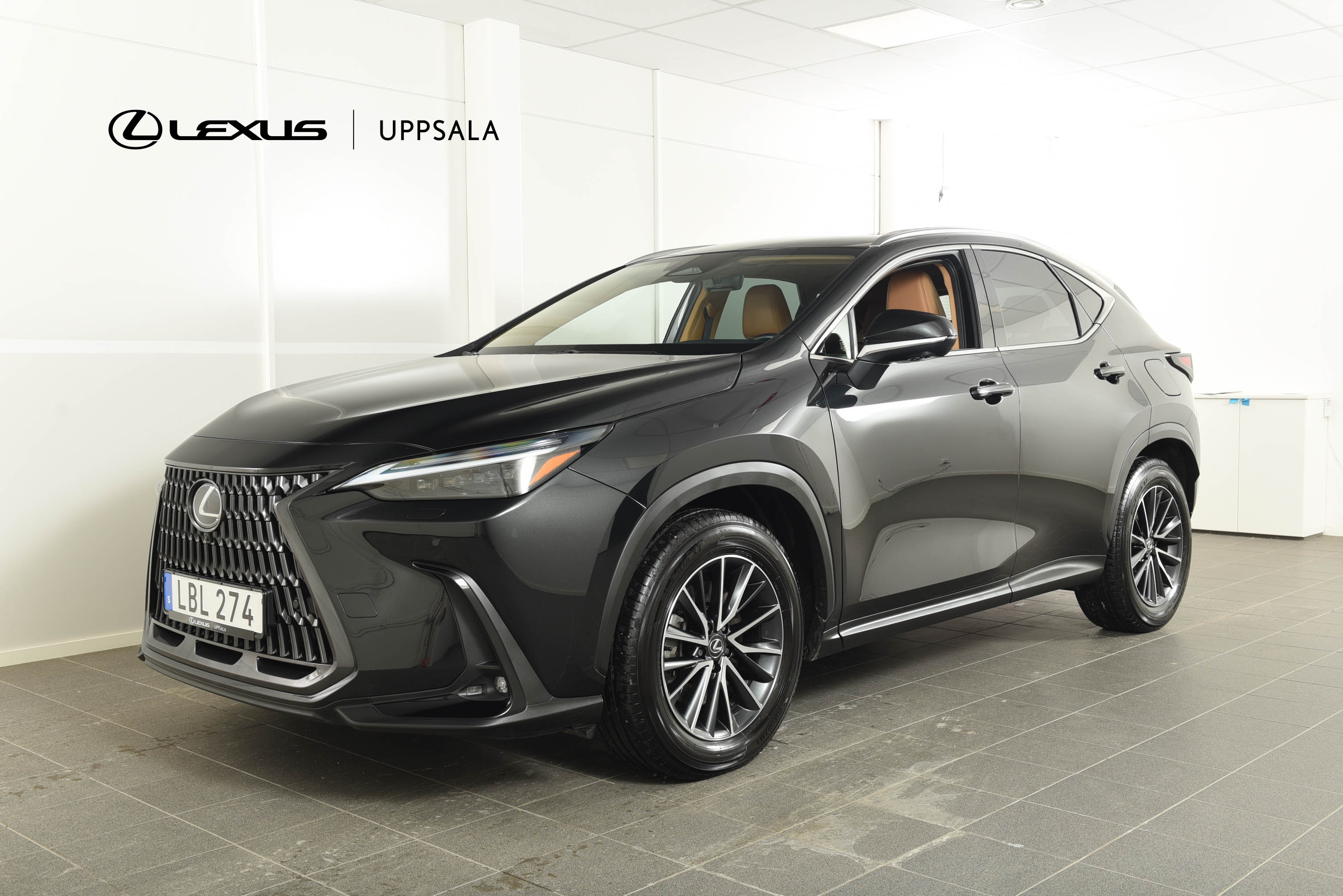 Lexus NX 450h+ 2023, kuva 4/10
