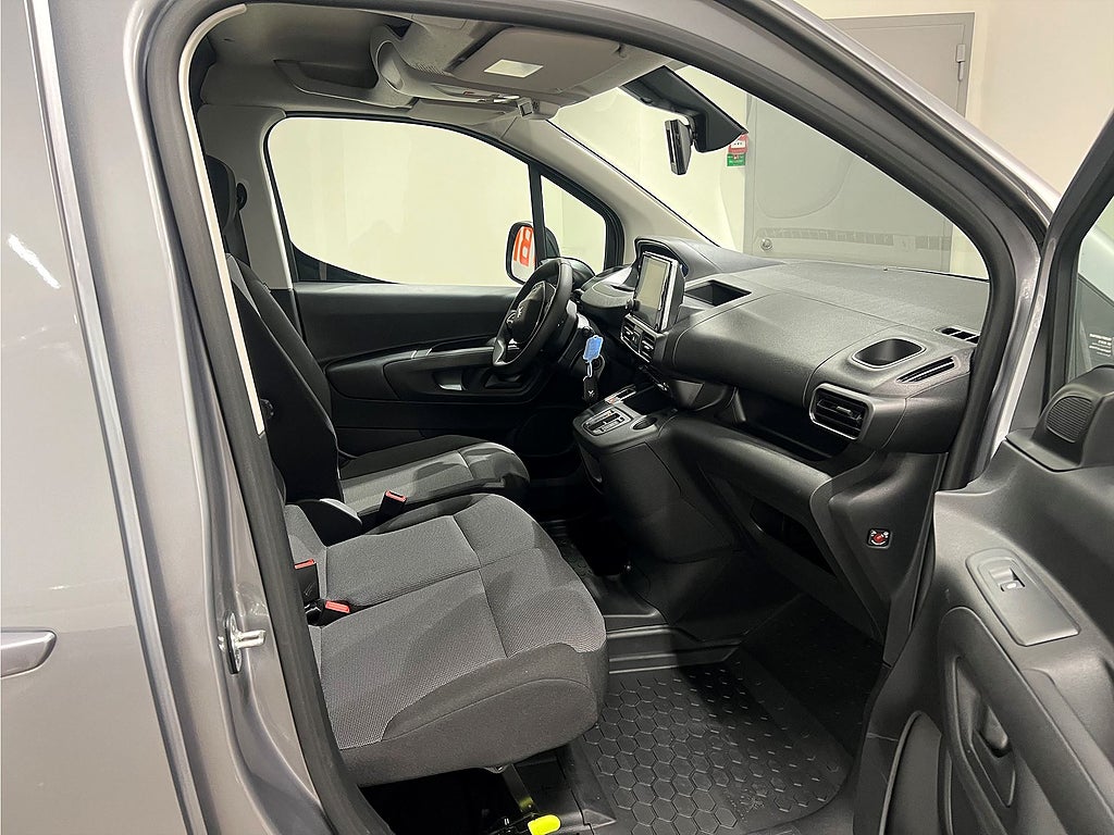 Bild på Peugeot e-Partner PRO+ L1 50kWh 136hk - ÅRSSKATT: 360KR